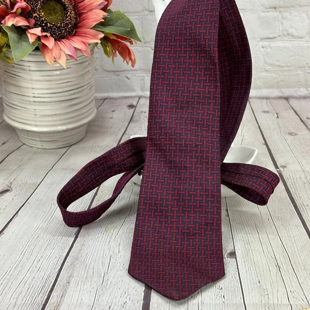 lauren ralph lauren silk navy and red tie preppy office business attire